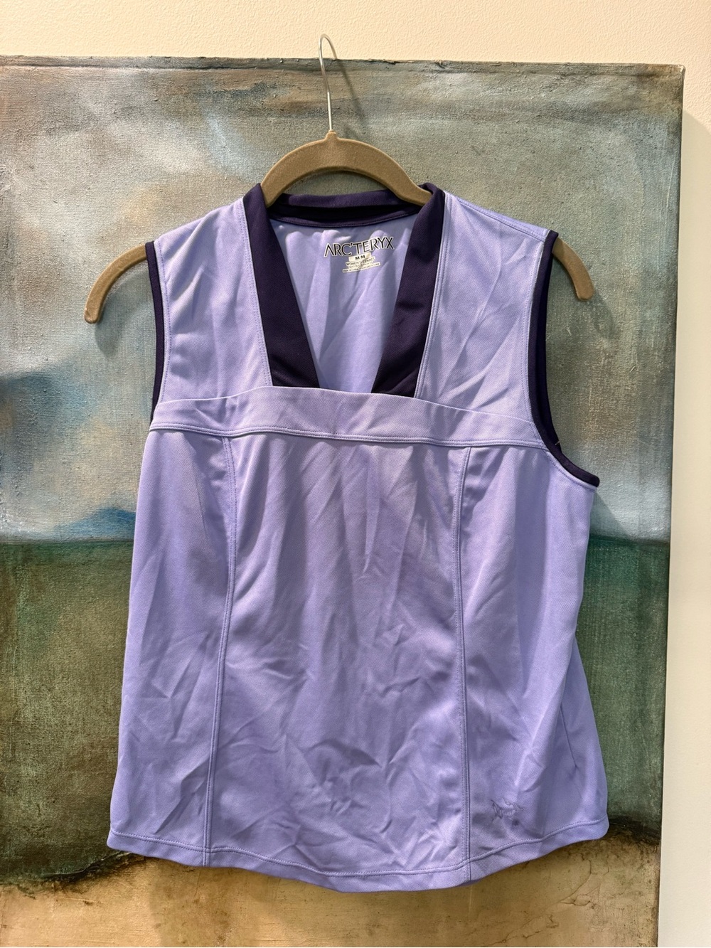 Arc'teryx Lavender Sleeveless Athletic Tank with Dark Purple Trim